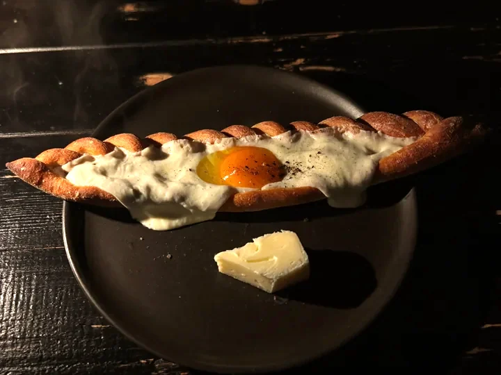 Хачапури по-аджарски